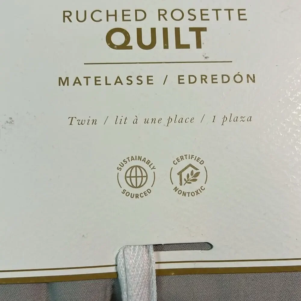 Pottery Barn Ruched Rosette Quilt in Grey Size Twin
